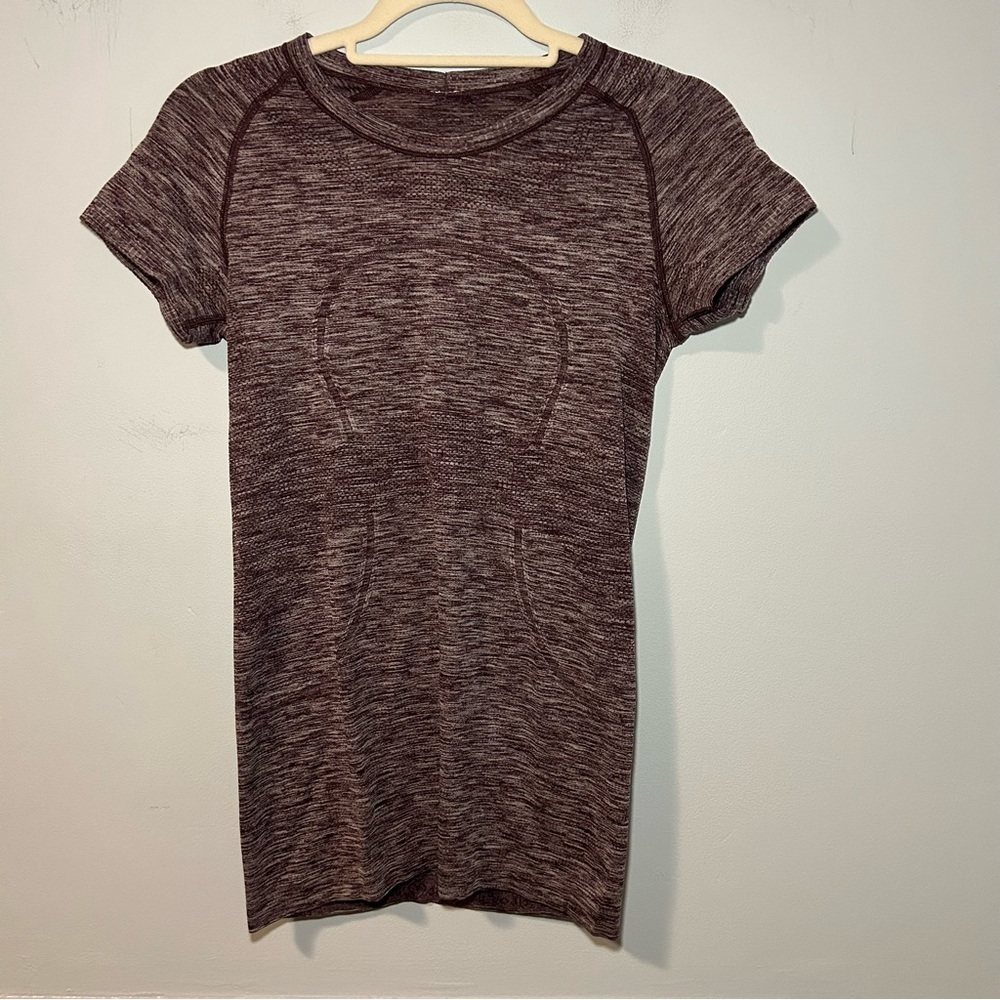 Lululemon Athletica Maroon Swiftly Tech Short Sleeve Crew Neck T-Shirt Size 6
